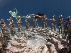 Putri Duyung di Dunia Nyata, Pecahkan Rekor Kedalaman 52 Meter