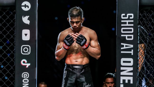Eko Roni Simpan Asa Unjuk Gigi di ONE 161: Moraes vs Johnson Jilid II Eko Roni Saputra, petarung kelahiran Samarinda, menyimpan asa untuk bisa unjuk gigi di ajang ONE 161: Moraes vs Johnson jilid II pada Agustus mendatang.