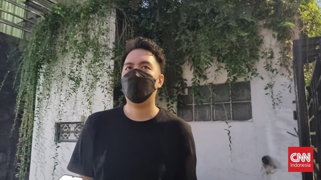 Pemilik usaha kuliner nasi padang babi di Jakarta minta maaf bisnis kulinernya dianggap telah menyinggung suku tertentu.