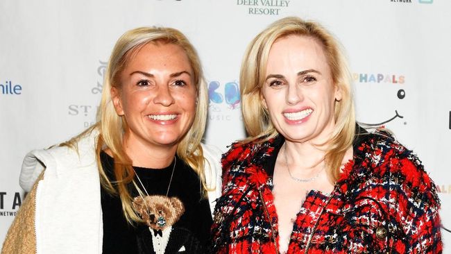Rebel Wilson memperkenalkan pacar barunya, Ramona Agruma, lewat unggahan di media sosial.