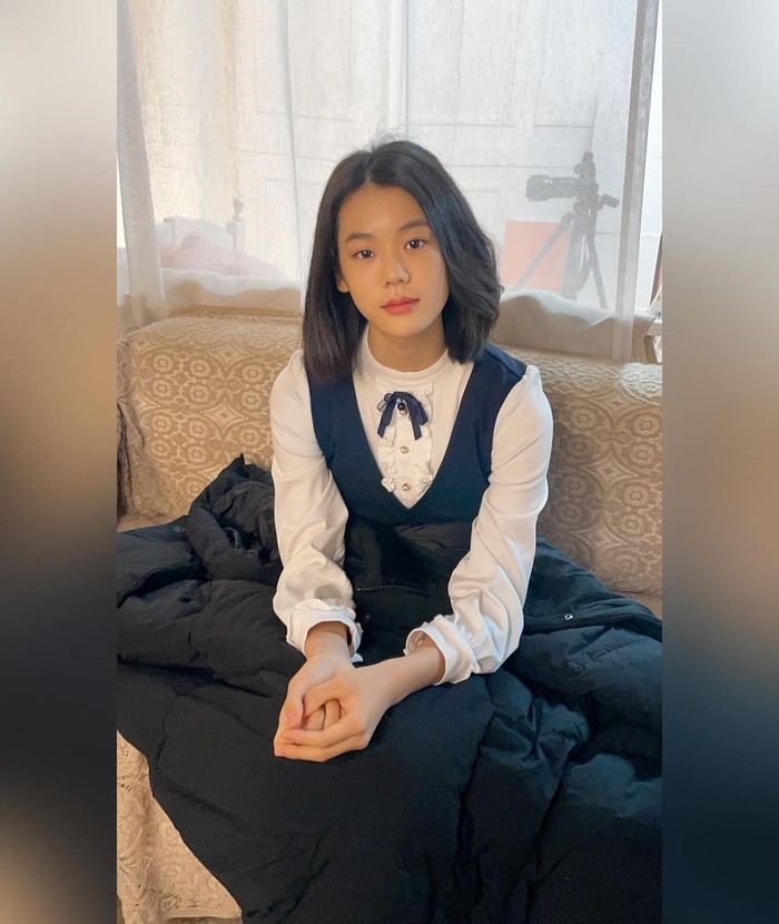 Tidak hanya mencoba berakting sebagai artis drama dan film, Kim Ji An yang dimanajeri oleh ibunya sendiri juga menjadi bintang iklan. Lewat akun instagramnya, ia sering mengunggah aktivitas sehari-hari selain belajar/ Foto: instagram.com/kimjian0812