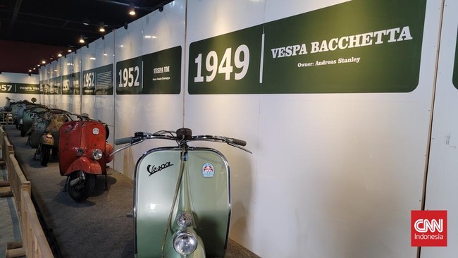 Vespa replika yang dibuat dengan dasar model Vespa 98 produksi 1946 dijual Rp1 miliar di ajang Vespa World Days 2022 Bali.