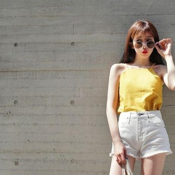 img-title Anti Gerah! Menurut Penelitian, 3 Warna Pakaian Ini Cocok untuk Musim Panas