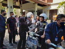 Naik Vespa Antik, Cak Imin Ikut Touring VWD 2022