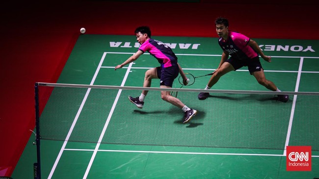 Turnamen badminton Indonesia Open 2022 akan digelar di Istora Gelora Bung Karno mulai hari ini dan berikut link live streaming Indonesia Open 2022.