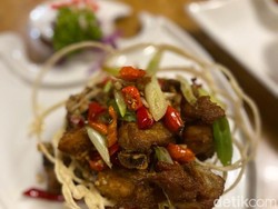 Puluhan Hidangan China Peranakan yang Lezat Ini Ada di Hotel Bintang 4 Karawang