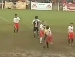 Detik-detik Anggota DPRD Tangsel Tinju Wasit Pertandingan Sepak Bola