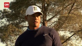 VIDEO: Jadi Miliuner, Woods Sejajar Jordan dan LeBron