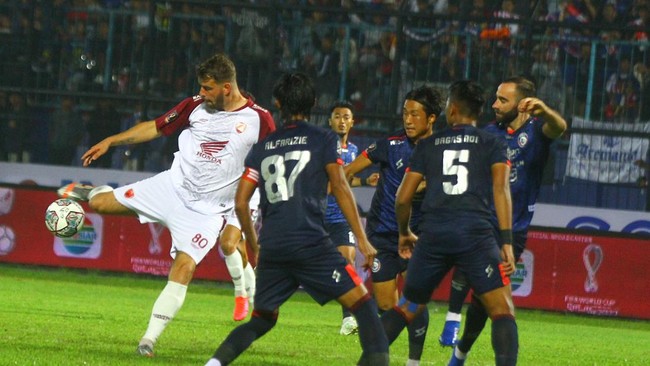 Berikut link live streaming PSM Makassar vs Arema FC pada lanjutan Liga 1 di Stadion BJ Habibie, Sabtu (20/8).