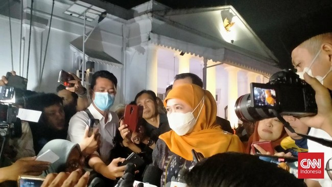 Khofifah tak mau banyak berkomentar soal Abdul Latif dan kasus yang sedang menjerat adik mantan Bupati Bangkalan (2003/2013) Fuad Amin Imron itu.