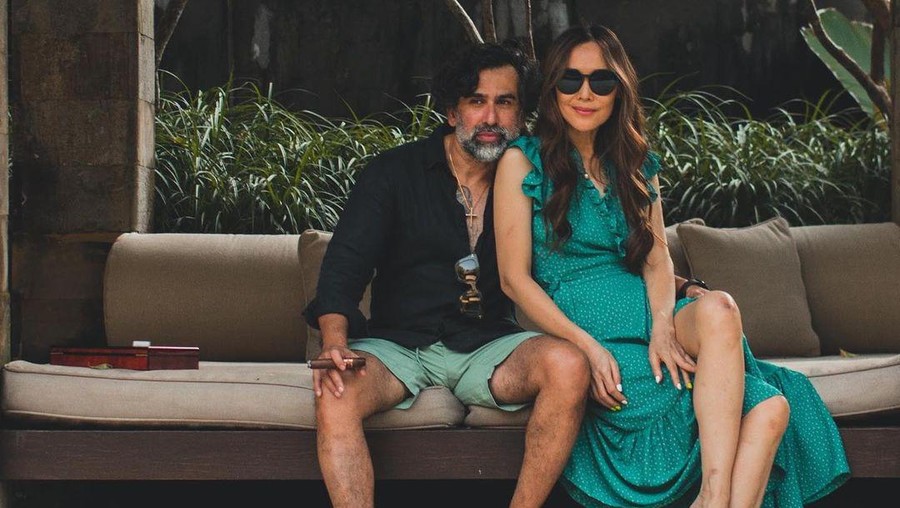Ina Thomas dan Jeremy Thomas