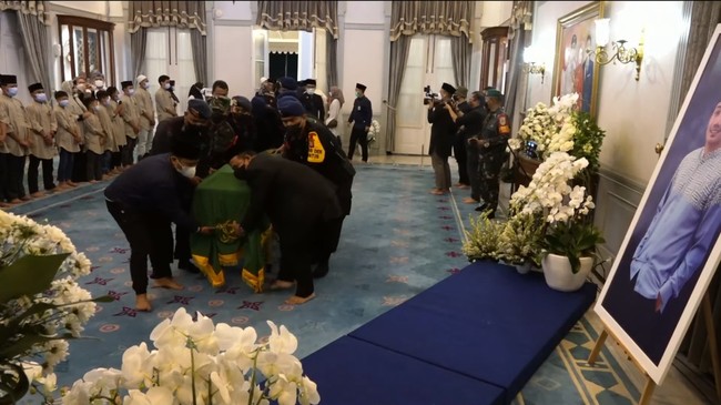 Wagub Jabar menyatakan akan bertugas melepas keberangkatan jenazah putra sulung Ridwan Kamil, Eril, di Gedung Pakuan untuk dimakamkan di Cimaung.