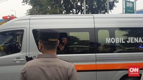 Ridwan Kamil dan Atalia Naik Mobil Jenazah Eril dari Soetta ke Bandung