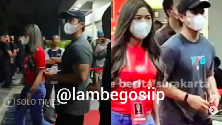 Kaesang Pangarep bersama seorang wanita nonton pertandingan sepakbola Kaesang Pangarep bersama seorang wanita nonton pertandingan sepakbola