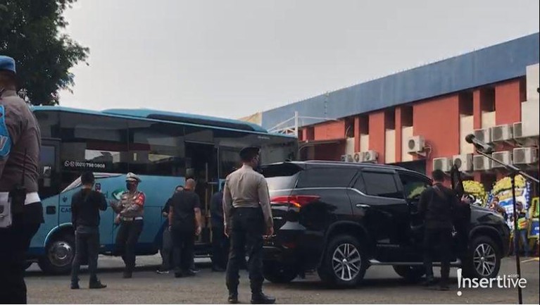 Momen Jenazah Eril Tiba di Indonesia Momen Jenazah Eril Tiba di Indonesia