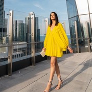 Inspirasi Summer Style ala Ishita, Influencer Kelahiran India yang Selalu Tampil Modis