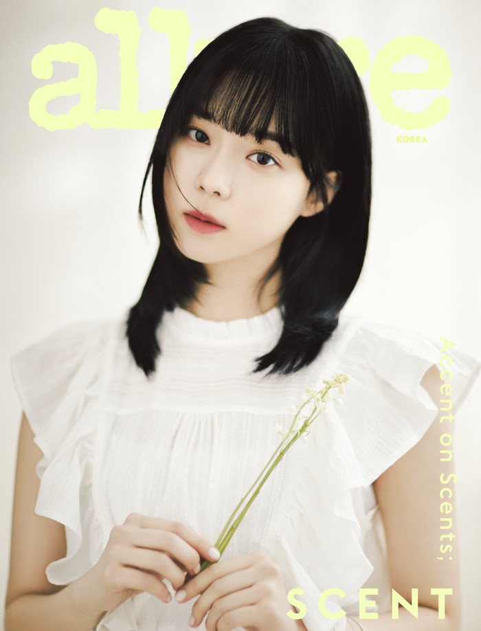 Para member juga melakukan pemotretan individu bersama dengan parfum-parfum Acqua di Parma pilihan mereka./ Foto: allurekorea.com