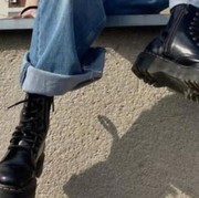 Dulu Dijauhi Kini Jadi Aksesori yang Fashionable, Ini Sejarah Singkat Sepatu Docmart