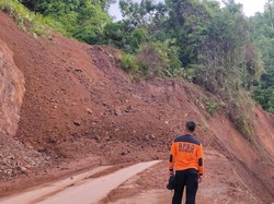 Longsor Timpa Jalan di Palopo, Akses ke Toraja Utara Terputus Total