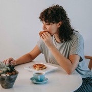 Ingin Tetap Menyantap Makanan Sehat di Tengah Kesibukan? Mudah Banget, Ini 8 Rahasianya!