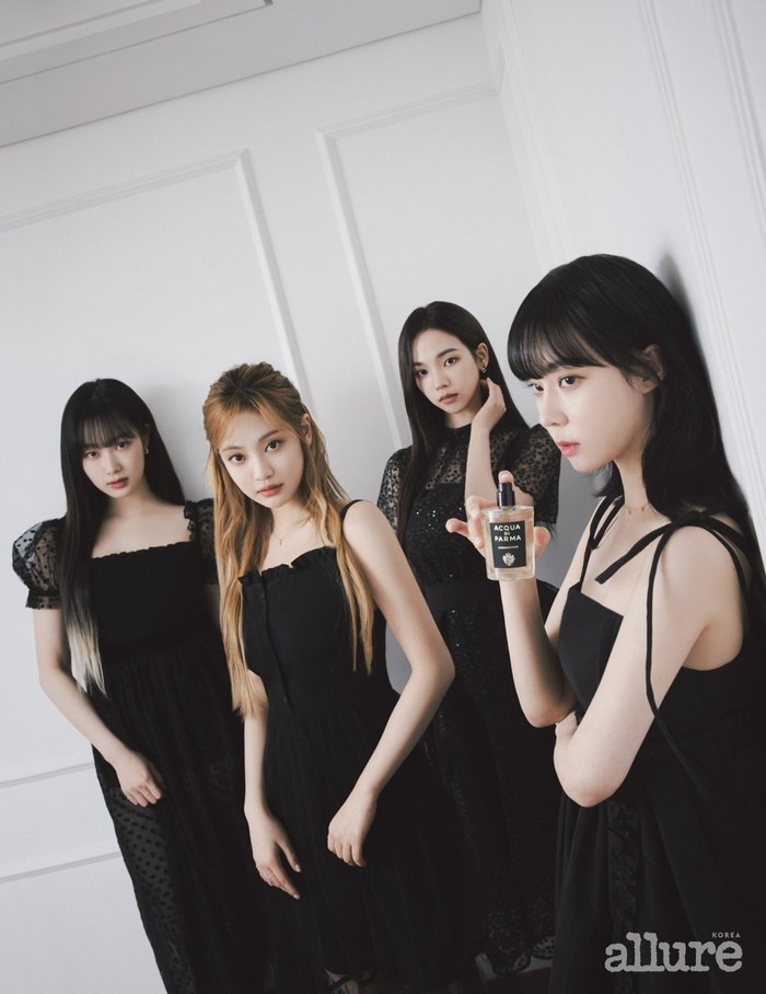 Tidak hanya tampil anggun dengan pakaian bernuansa putih saja, aespa juga terlihat memesona dengan pakaian serba hitam nih, Beauties./ Foto: allurekorea.com
