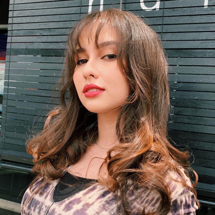 <p>Anna kemudian terjun ke dunia akting sejak bermain di film Artikel Anda pada 2020 lalu. Meski baru debut, penampilannya sudah memukau banyak penonton, lho. (Foto: Instagram @annajobling)</p>