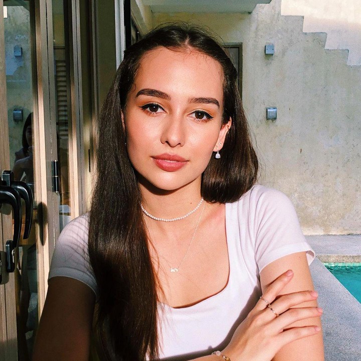 <p>Anna Jobling mengawali kariernya di dunia hiburan sebagai model, nih. Ia membintangi beberapa kontes kecantikan seperti Miss Melaka dan Miss Pahang. Anna sudah menggeluti dunia modelling sejak usia 15 tahun. (Foto: Instagram @annajobling)</p>