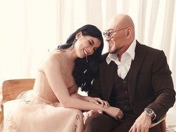 Manis & Mesra! 8 Potret Prewedding Deddy Corbuzier & Sabrina Baru Terungkap