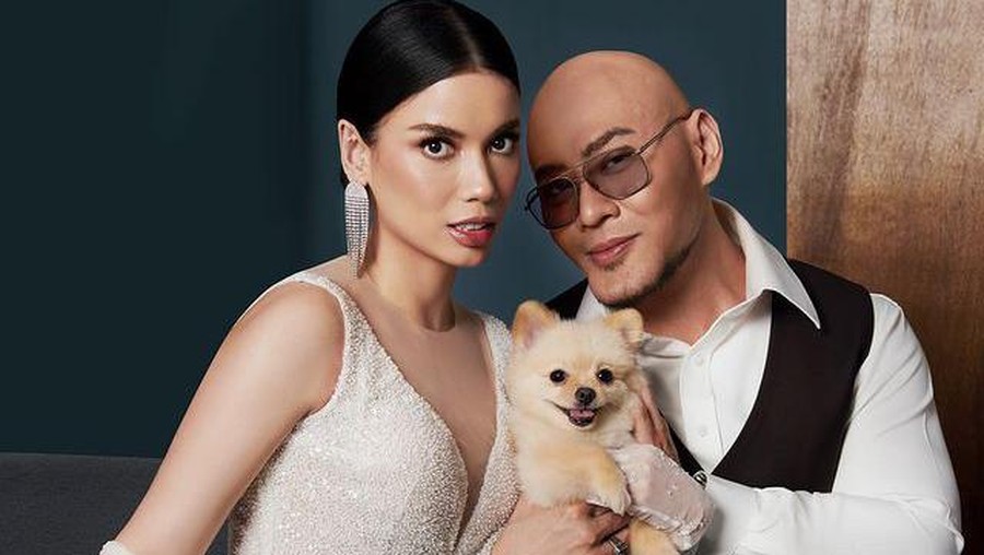 Deddy Corbuzier dan Sabrina Chairunnisa Deddy Corbuzier dan Sabrina Chairunnisa