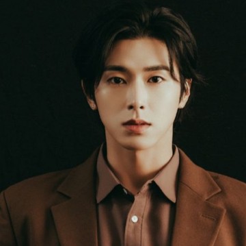 img-title Tampak Baik-baik Saja, 4 Artis Korea Ini Alami Gangguan Kecemasan Parah