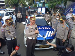 Korlantas Ubah Strip Panah di Mobil Polisi Jadi Warna Putih, Ini Maknanya
