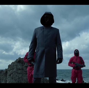 Teori Baru Soal Front Man Viral, Benarkah Anak Kakek 001 di Squid Game 1?