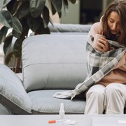 Bukan Demam! Ini Gejala Terbanyak Saat COVID-19 'Ngamuk' Lagi, Ternyata...