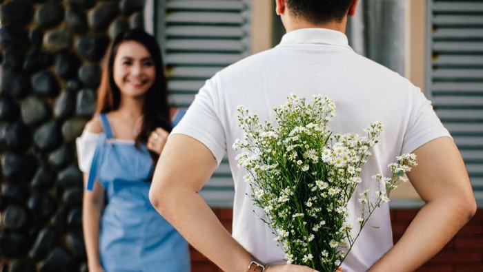 Cie, 5 Tanda Ini Jadi Bukti Kamu Punya Pengagum Rahasia Lho! Beauties Rasakannya?