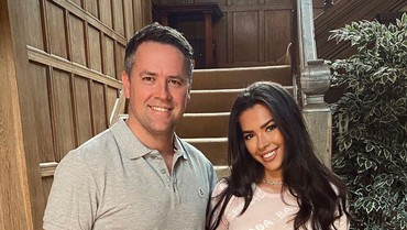 img-title Sebelum Pamer Dada ke Pacar, Putri Michael Owen Seranjang dengan Pria Lain