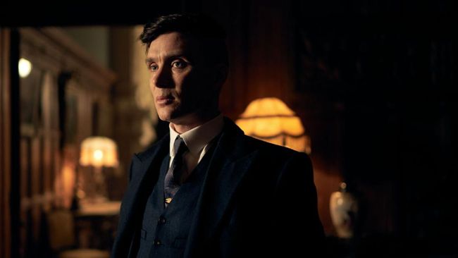 Aktor Cillian Murphy tertarik untuk kembali terlibat dalam versi film untuk serial Peaky Blinders.