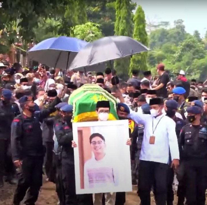 <p>Yayasan Islamic Center Baitul Ridwan, Cimaung, menjadi tempat peristirahatan terakhir Eril, putra Ridwan Kamil. (Foto: YouTube Humas Jabar)</p>