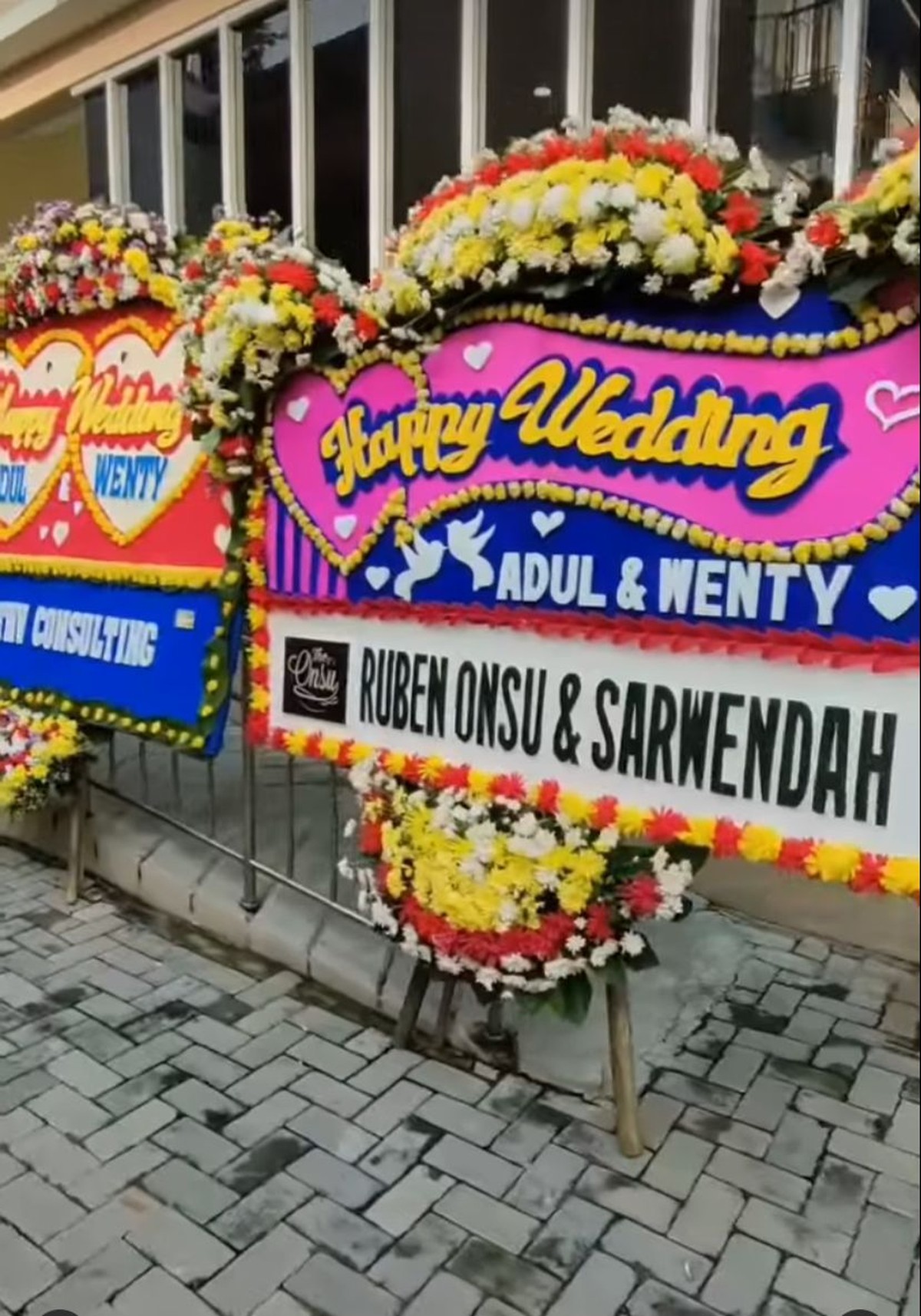 Pernikahan Adul dan Whenty