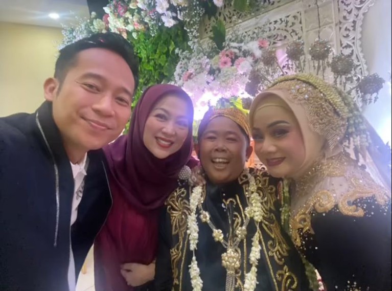 Pernikahan Adul dan Whenty Pernikahan Adul dan Whenty