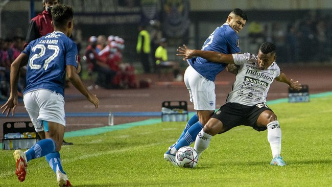 Persib Bandung akan menghadapi PSS Sleman pada perempat final Piala Presiden 2022.
