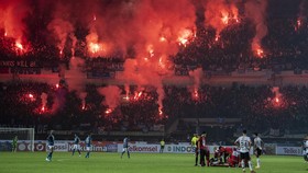 FOTO: Persib vs Bali United Panas, Sempat Terhenti Akibat Flare