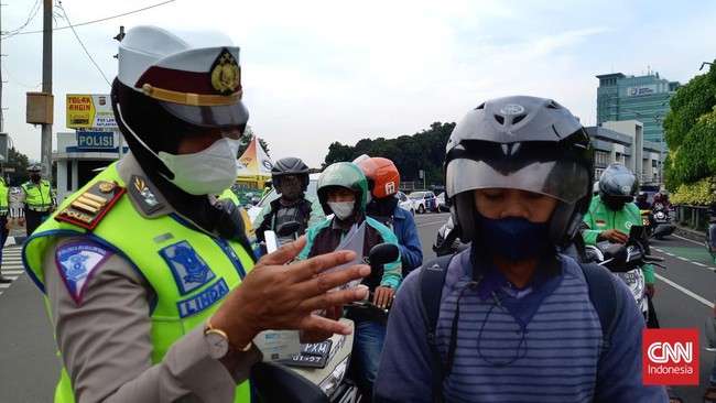 Jenis penindakan paling banyak yang terjaring selama Operasi Patuh Jaya 2022 dilakukan oleh pengendara sepeda motor dengan total 8.378 pelanggaran.