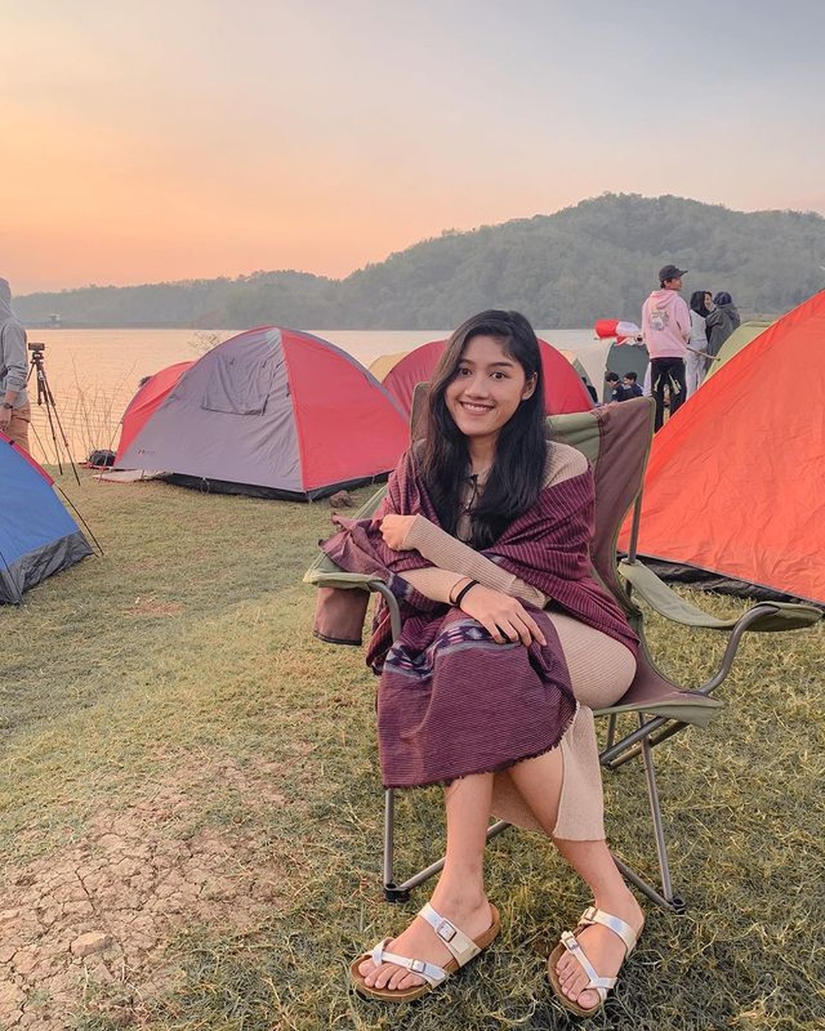 Potret Adu Gaya Nadya Arifta