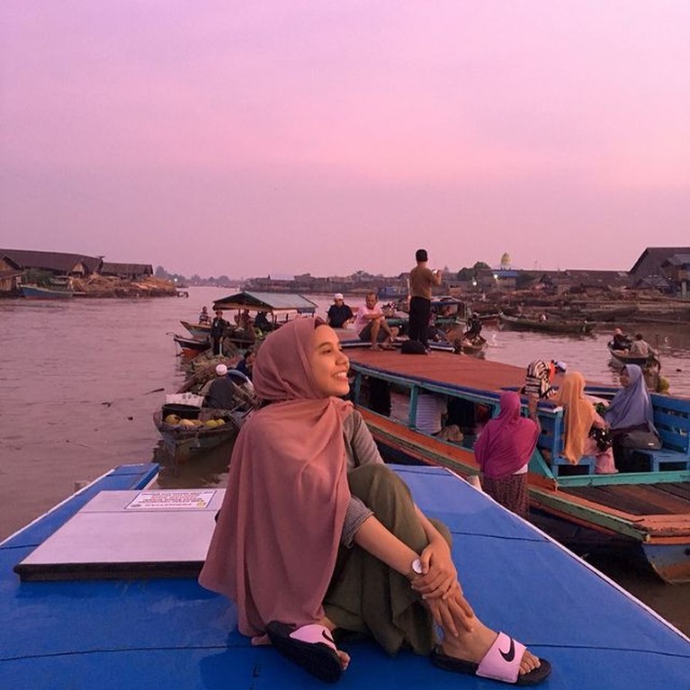 Potret Adu Gaya Nadya Arifta