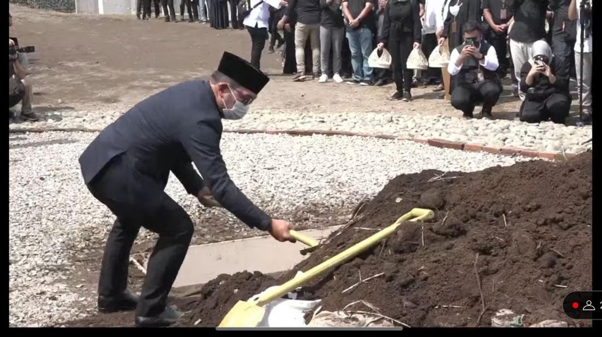 Prosesi Pemakaman Eril