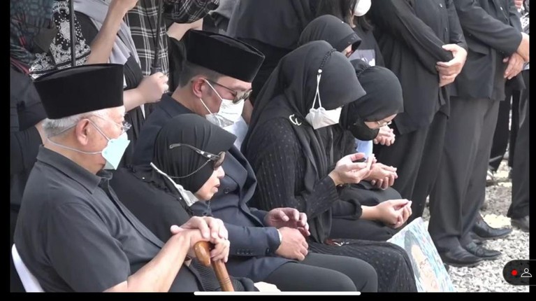 Prosesi Pemakaman Eril Prosesi Pemakaman Eril