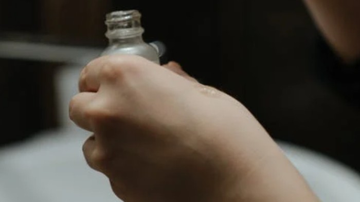 Rutin Menggunakan Retinol