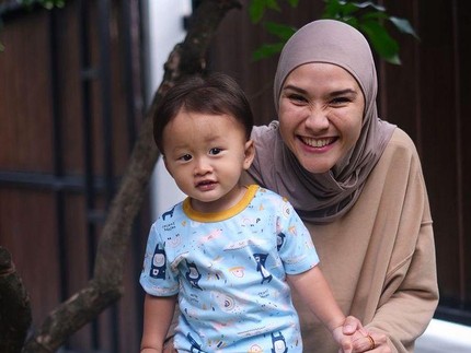 Usai Kaba Masuk ICU, Anak Bungsu Zaskia Mecca Sesak Napas hingga Dibawa ke IGD