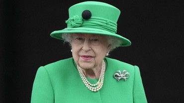 Jawaban di Balik Misteri Kalung Mutiara Ratu Elizabeth II