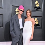 Melihat Kembali Tampilan Stylish Justin Bieber dan Hailey di Red Carpet